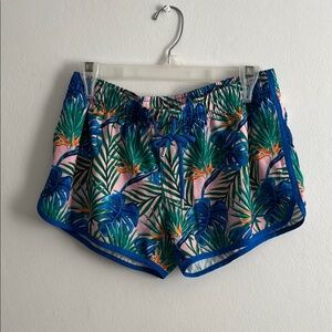 Tropical Leaf Print Women's Athletic Shorts